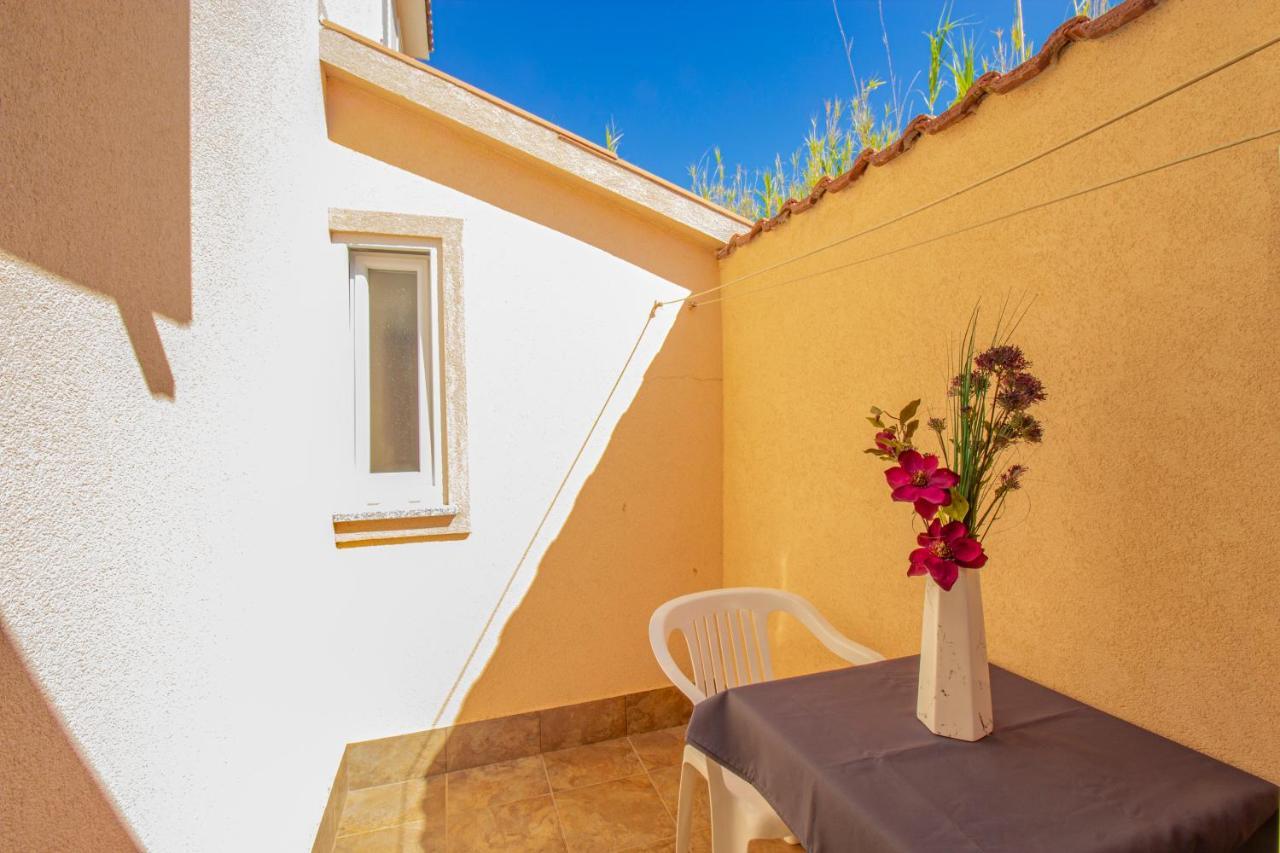 Galapagus Privat Beach & Boat Dock Daire Metajna Dış mekan fotoğraf