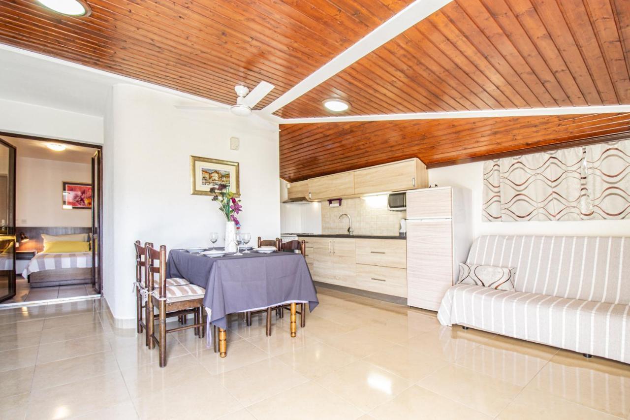 Galapagus Privat Beach & Boat Dock Daire Metajna Dış mekan fotoğraf