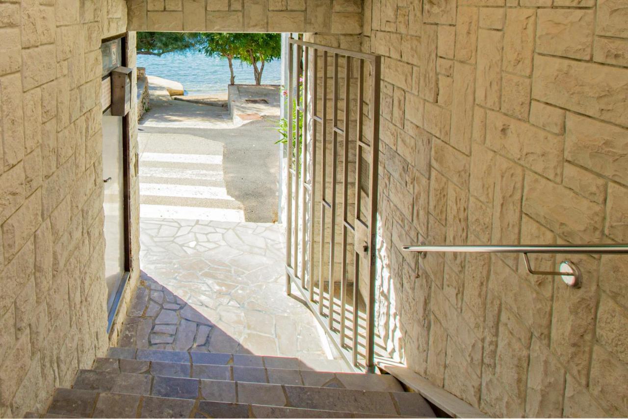 Galapagus Privat Beach & Boat Dock Daire Metajna Dış mekan fotoğraf