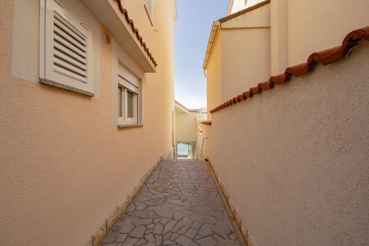 Galapagus Privat Beach & Boat Dock Daire Metajna Dış mekan fotoğraf